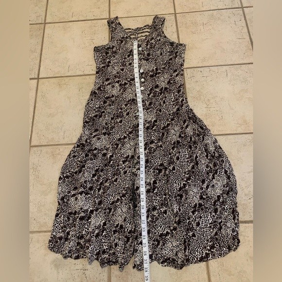 Dressbarn Size 10 Animal Print Maxi Dress with Criss-Cross Back - Picture 8 of 8